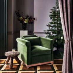 Bolt Polished Brass Chain Curtain Tieback -Cb2 CB2HOL21 03A heroOC21 1x1