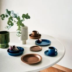 Leda Green Vase -Cb2 CB2SP22 PR 03A hero