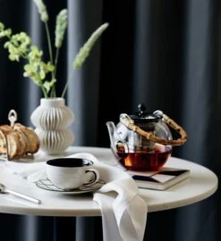 Bolt White Linen Napkin Set Of 4 -Cb2 DashCupAndSaucerBoltWhiteJL19 2