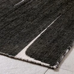 Faro Handwoven Performance White And Black Indoor/Outdoor Area Rug 5'x8' 15 Faro Handwoven Performance White And Black Indoor/Outdoor Area Rug 5'x8' -Cb2 FaroHdwnWtBkPfIDODRg8x10AV3SHS23