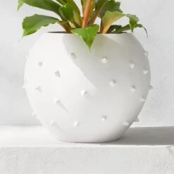 Mosi White Cast Aluminum Outdoor Planter/Vase -Cb2 MosiVasePlanterWhiteSmAVSHS23