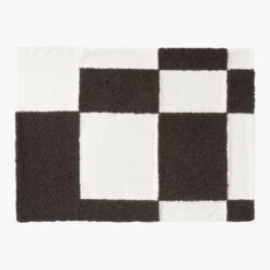 Olio Dark Brown And White Faux Fur Throw Blanket 7 Olio Dark Brown And White Faux Fur Throw Blanket -Cb2 OlioFauxFurThrowSSF23
