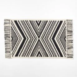 Onca Black And White Bath Mat 24"x36"